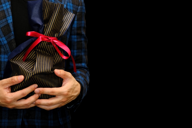 アクセサリープレゼント男