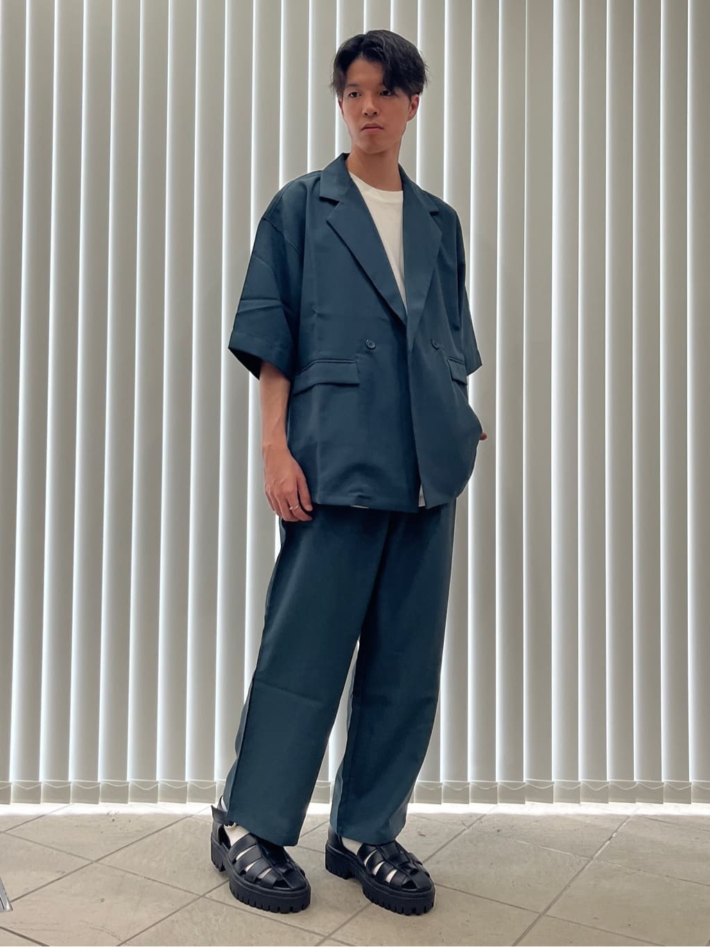 細身男子ファッションコーデ