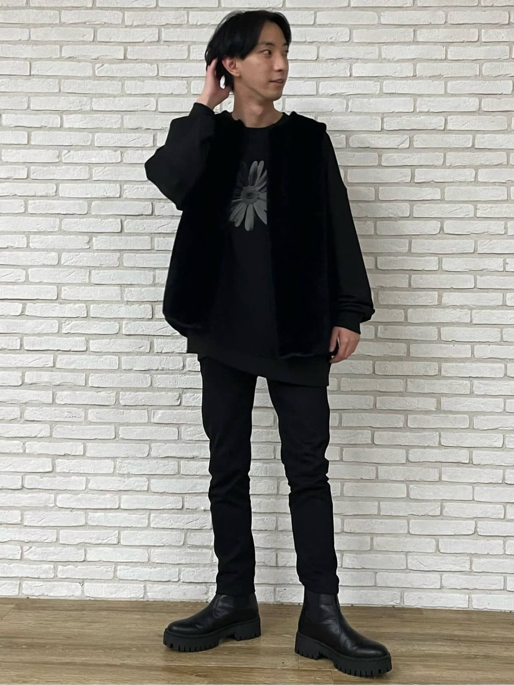 細身男子ファッションコーデ