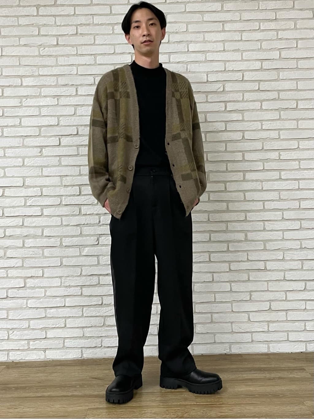 細身男子ファッションコーデ