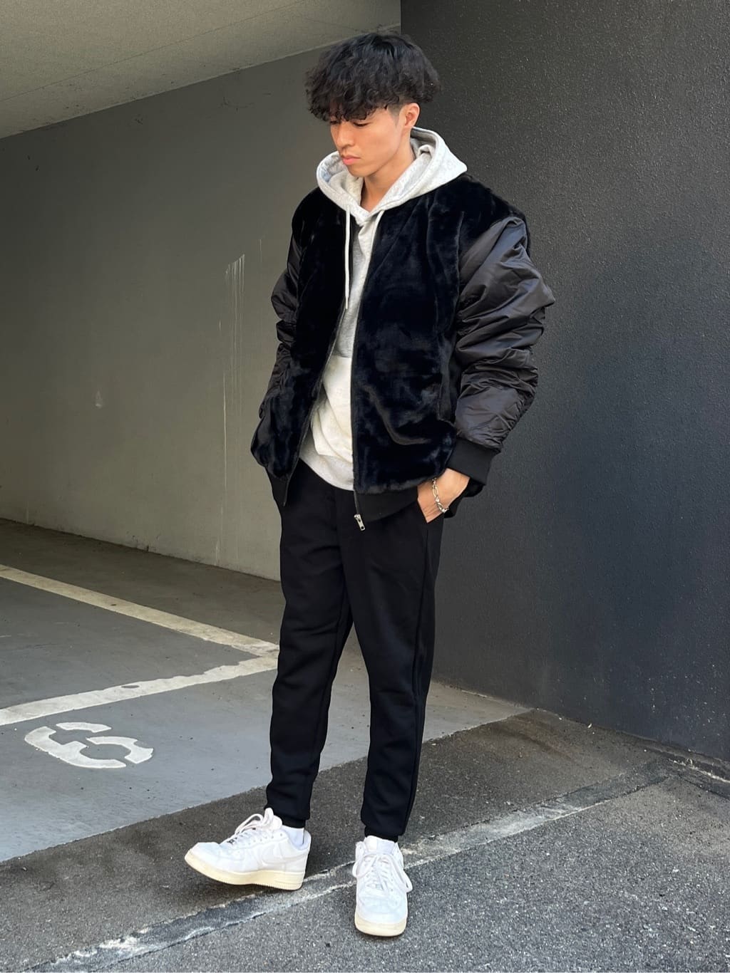 細身男子ファッションコーデ