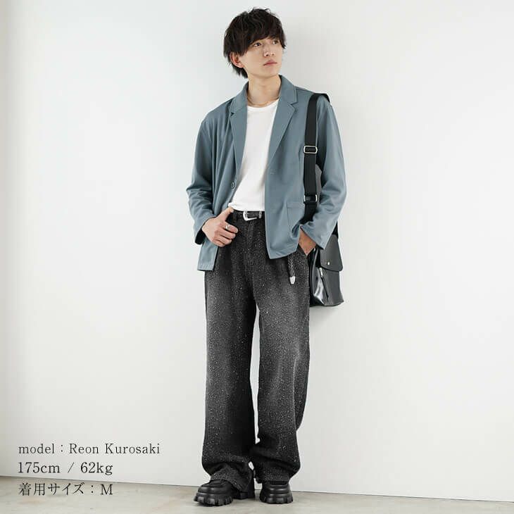 サンドベージュシャツとドットパンツのトートコーデ