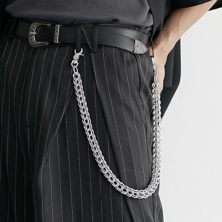 シンプルコーデにワンポイントで活かす