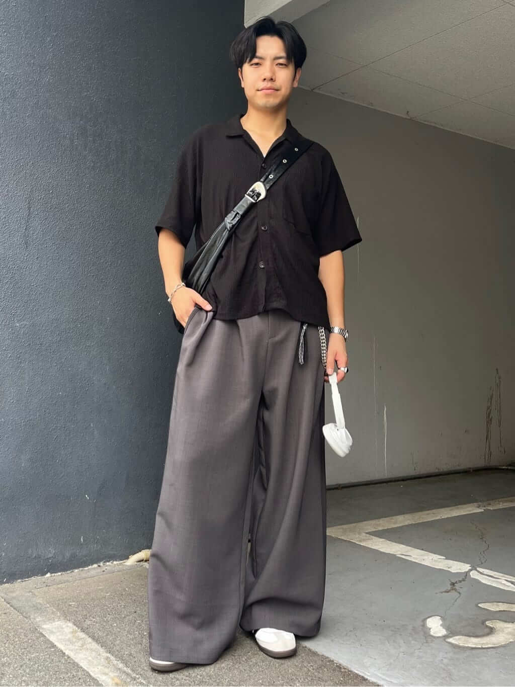 ウォレットチェーンはダサい？」はもう古い！今こそ知りたい“映える”メンズコーデ術と着け方ガイド