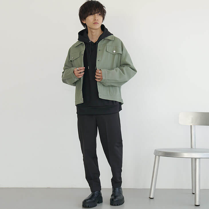 裏起毛パンツメンズコーデ