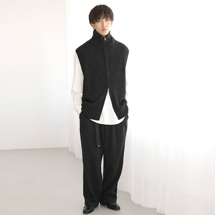 裏起毛パンツメンズコーデ