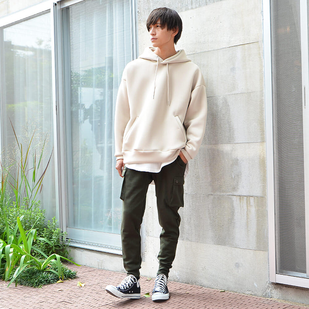 カーゴタイプのサルエルパンツ