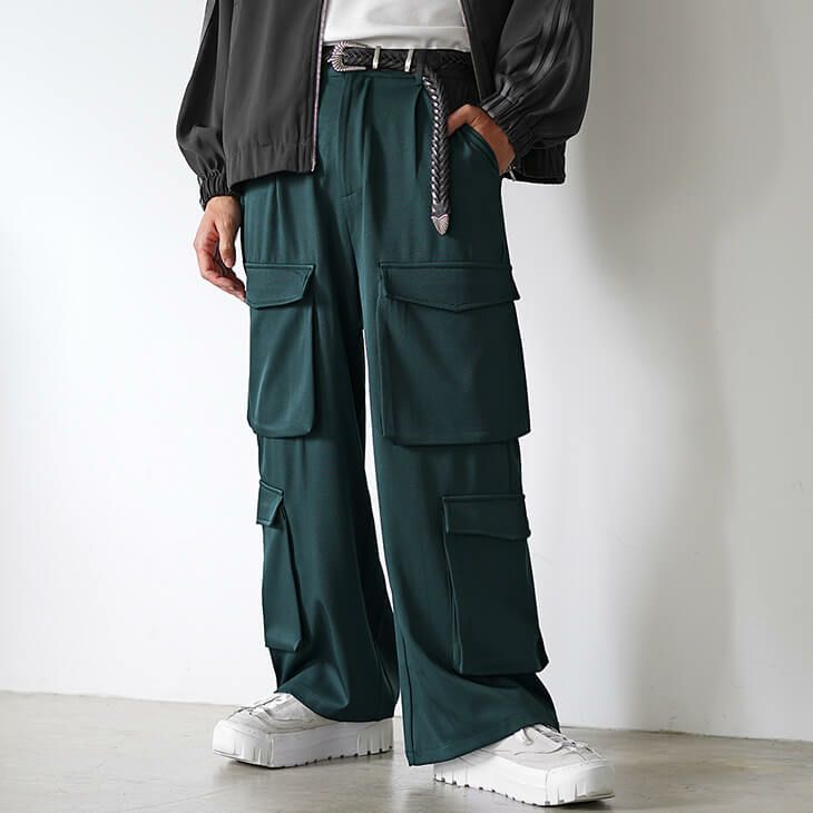 緑パンツに合わせる靴の選び方とコーディネート例