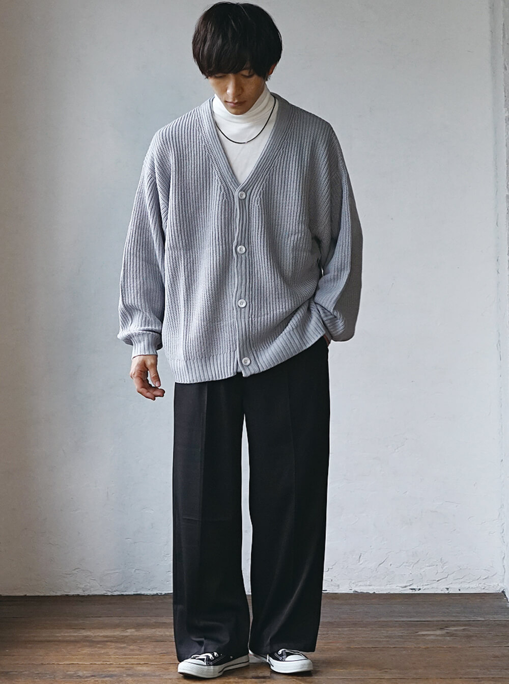 オーバーサイズのロゴTEEコーデ