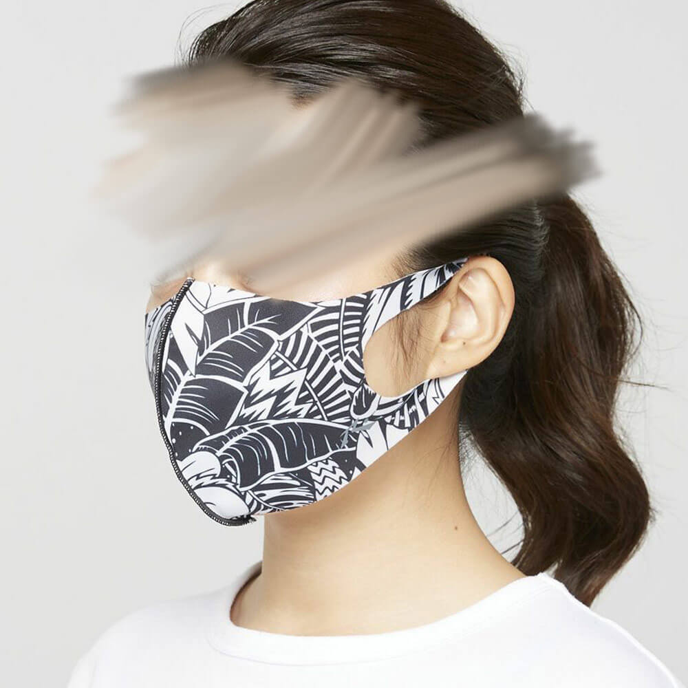 主張の激しいマスク