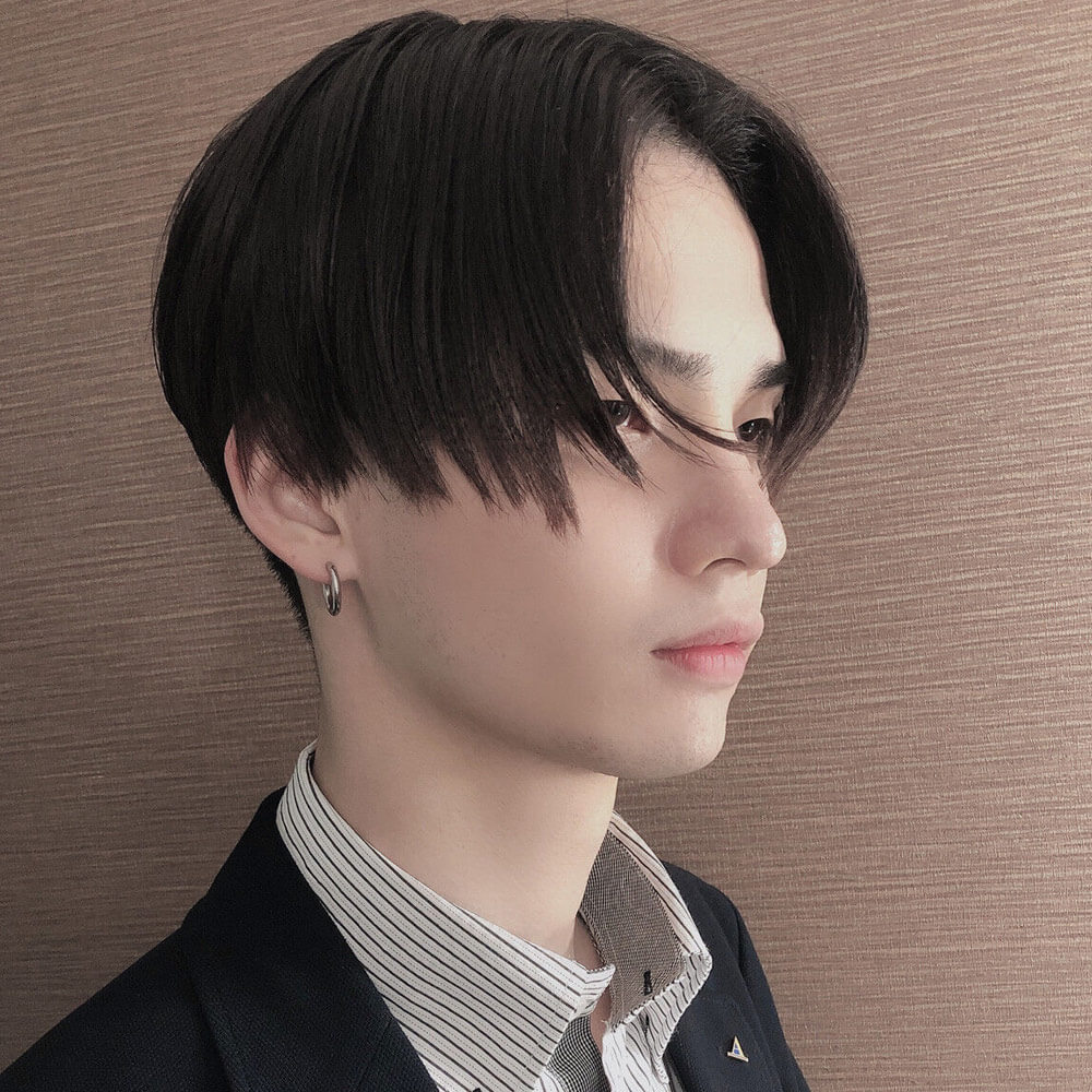 センターパートスタイル