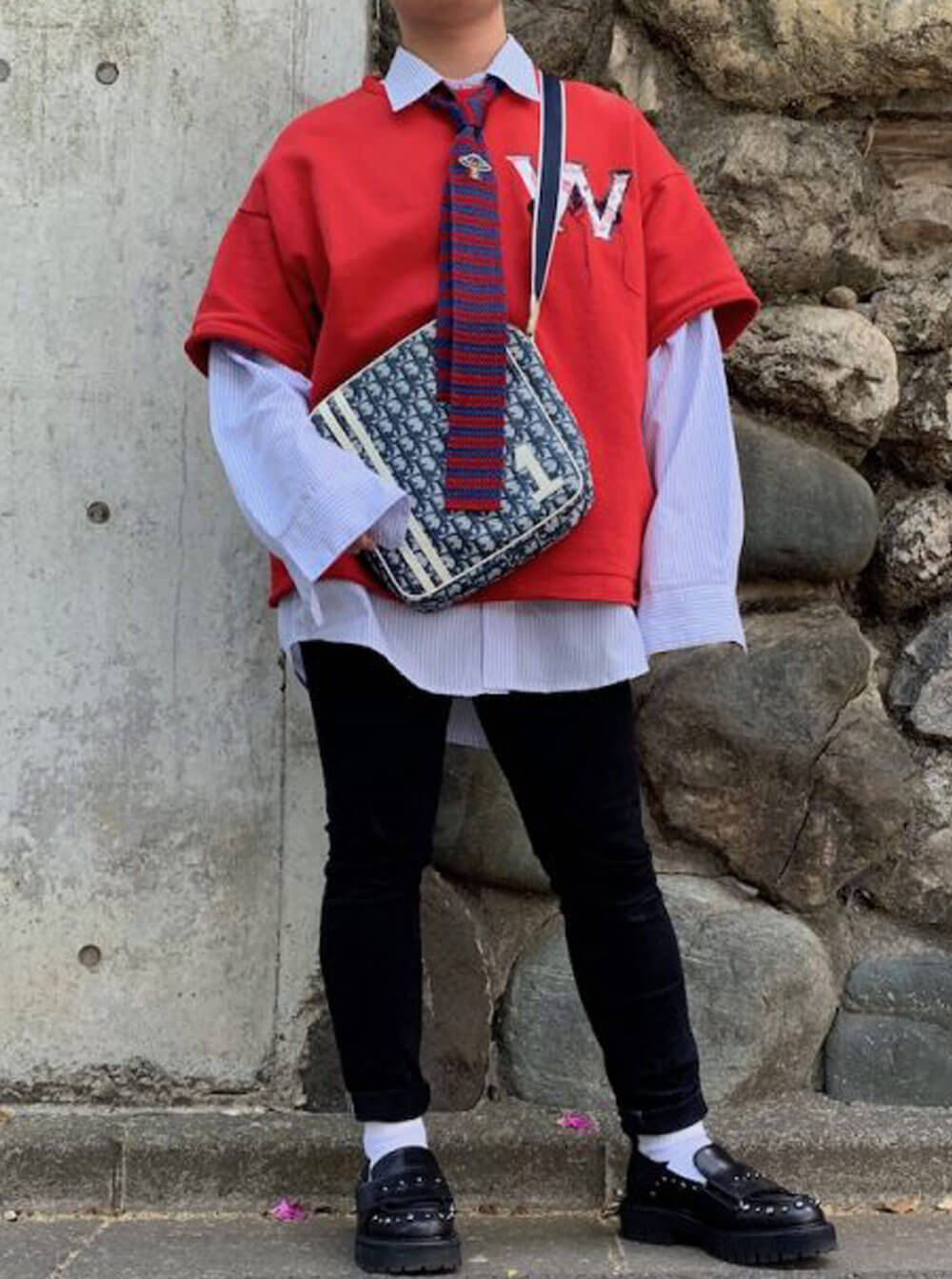 派手なデザインコーデ