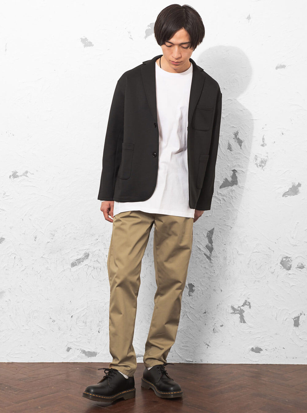 シェフパンツの綺麗めコーデ