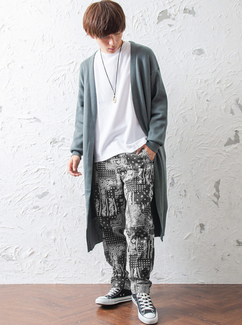 シェフパンツの韓国コーデ