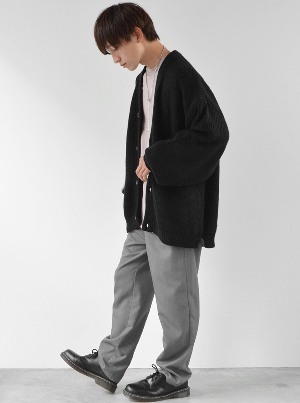 インナーこれ！】カーディガンコーデを季節別に徹底解説。支持される  