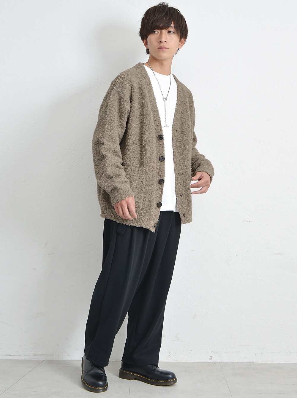 メンズ必見 カーディガンコーデを徹底解説 支持される着こなしテクニックもご紹介