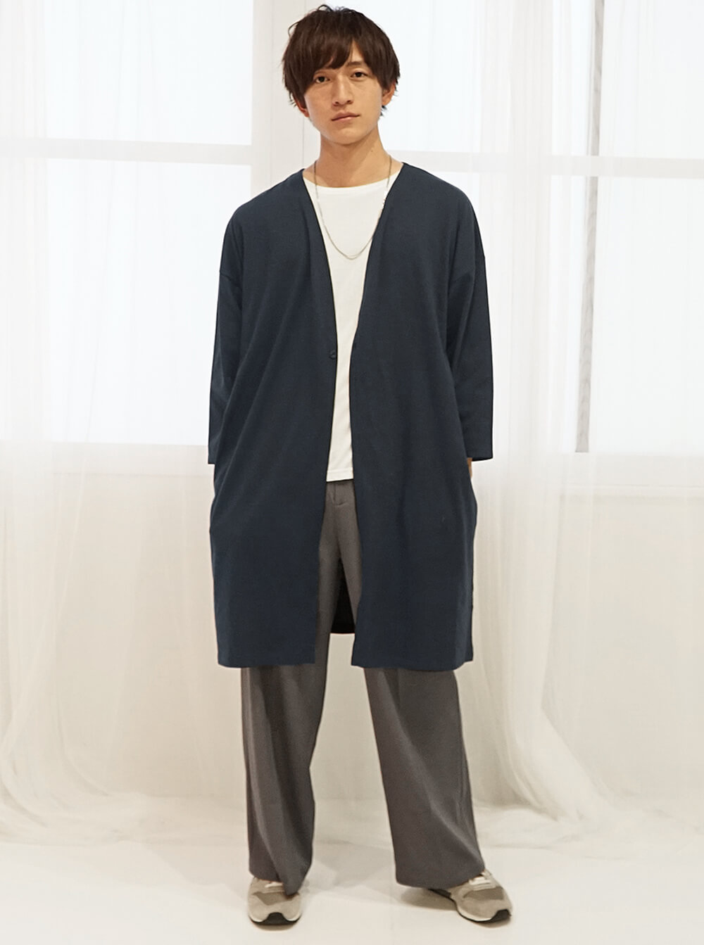 ネイビーのカーディガンコーデ