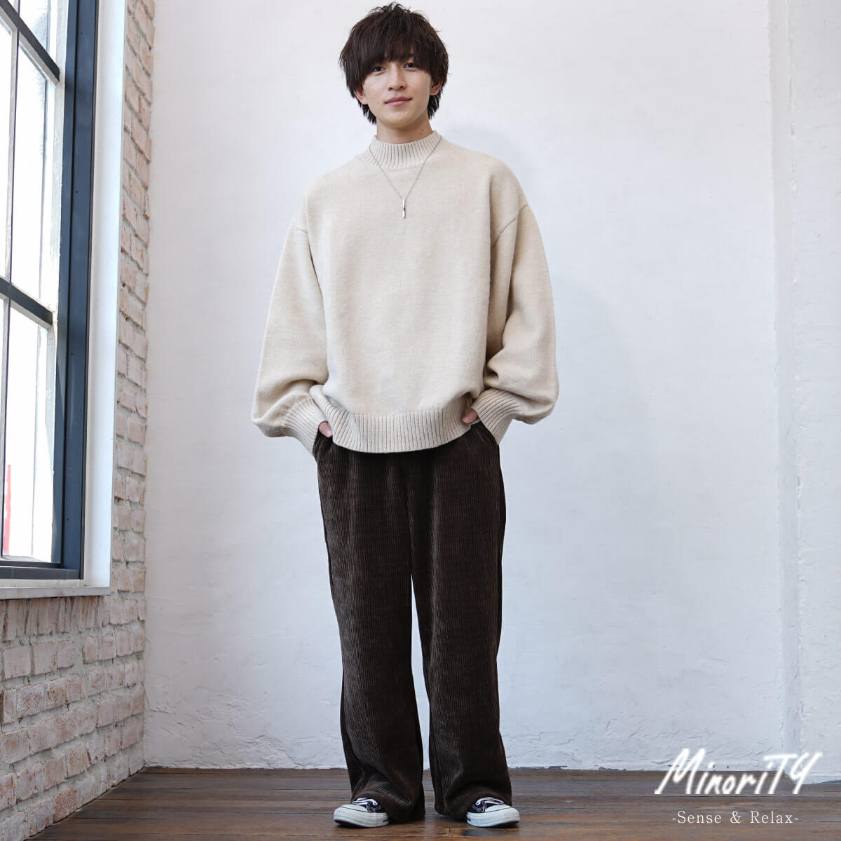 ベージュメンズコーデ