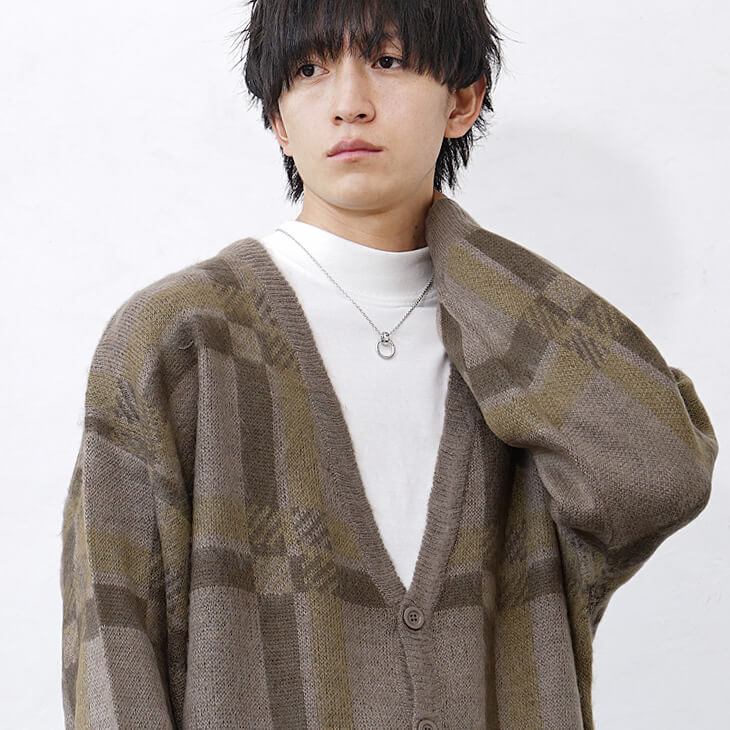 ベージュ色合わせメンズコーデ