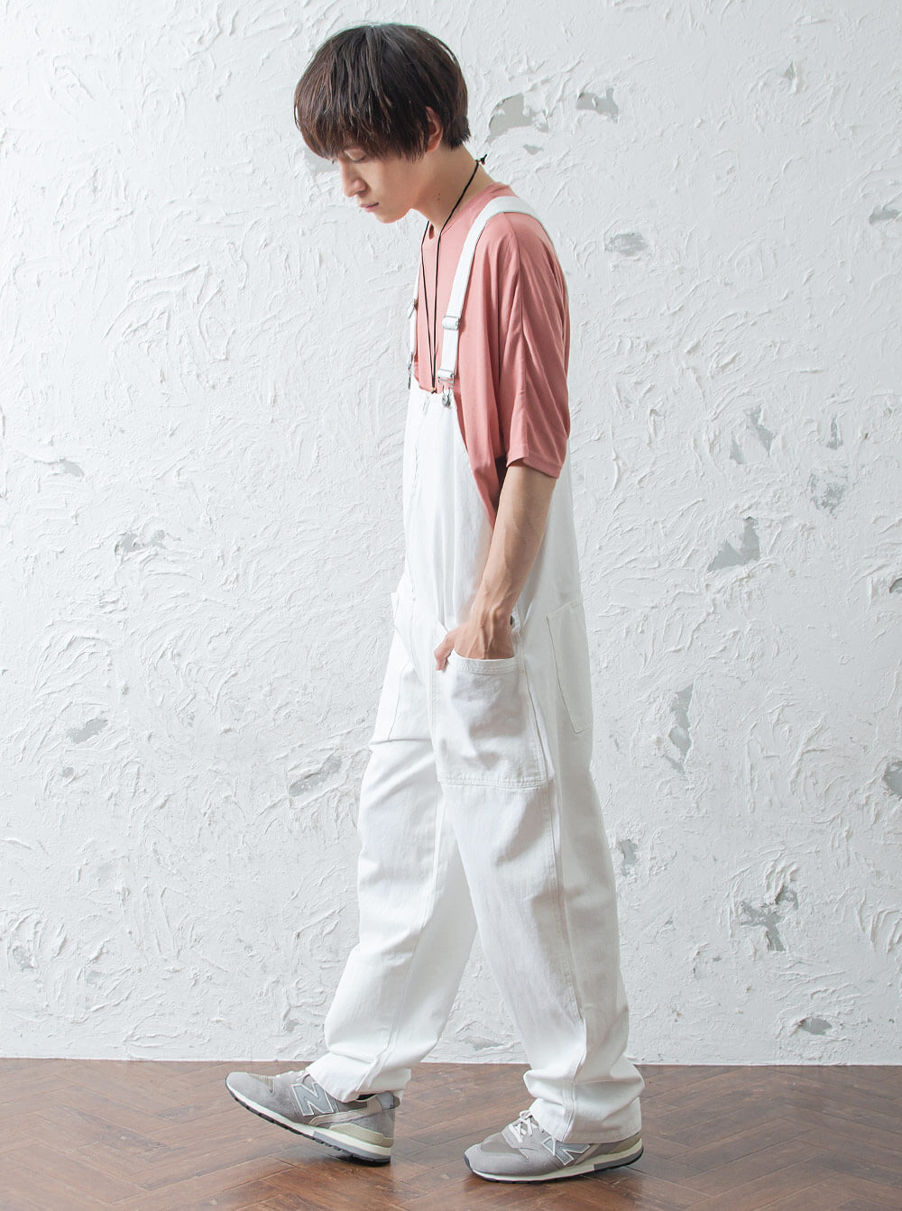 オーバーオールでカジュアルコーデ