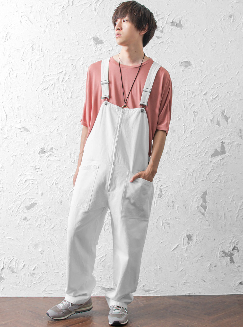 オーバーオールコーデ