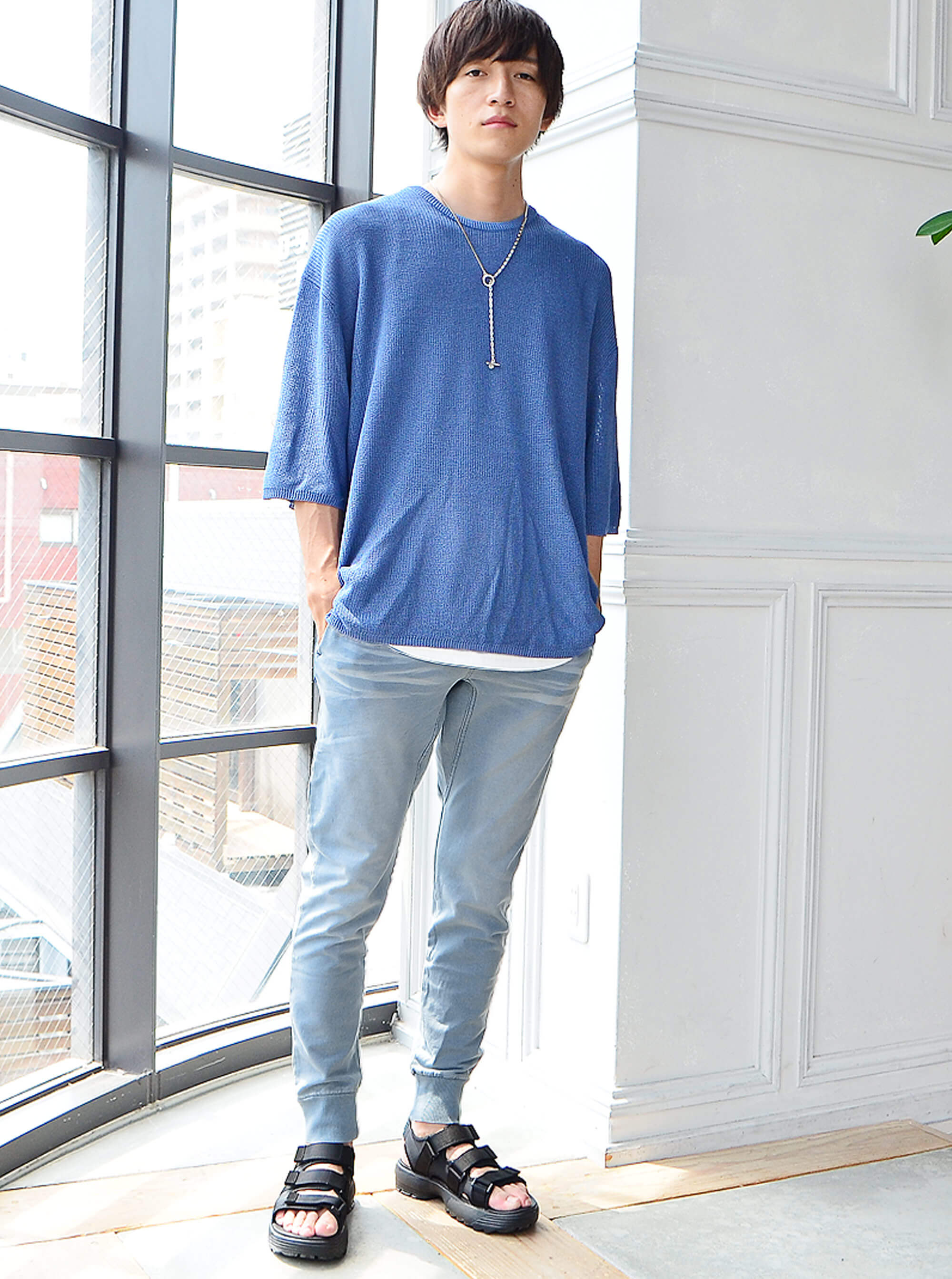 ストレスフリーなジョガーデニムコーデ