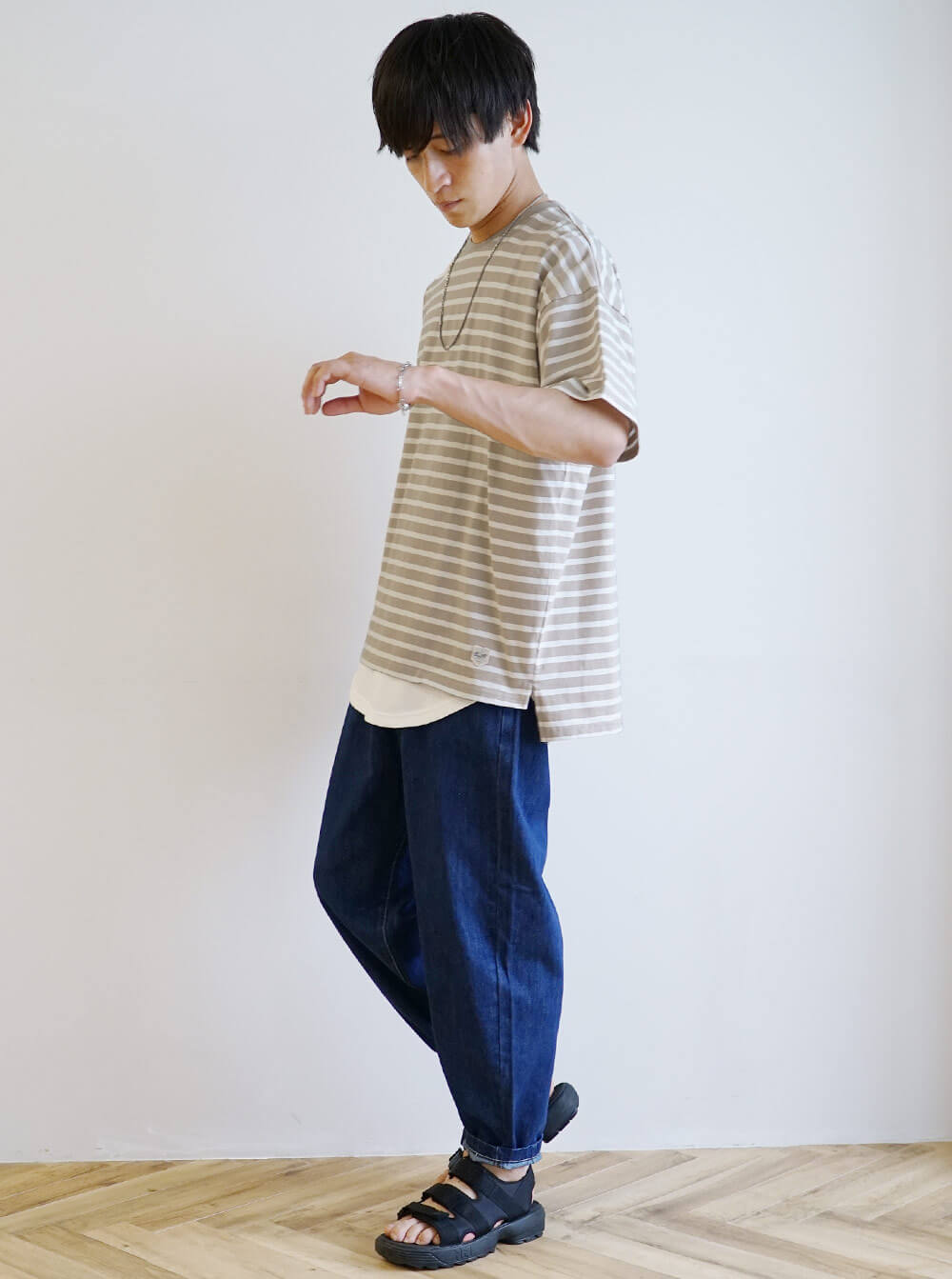 バルーンパンツ×透かし編みベストのコーデ