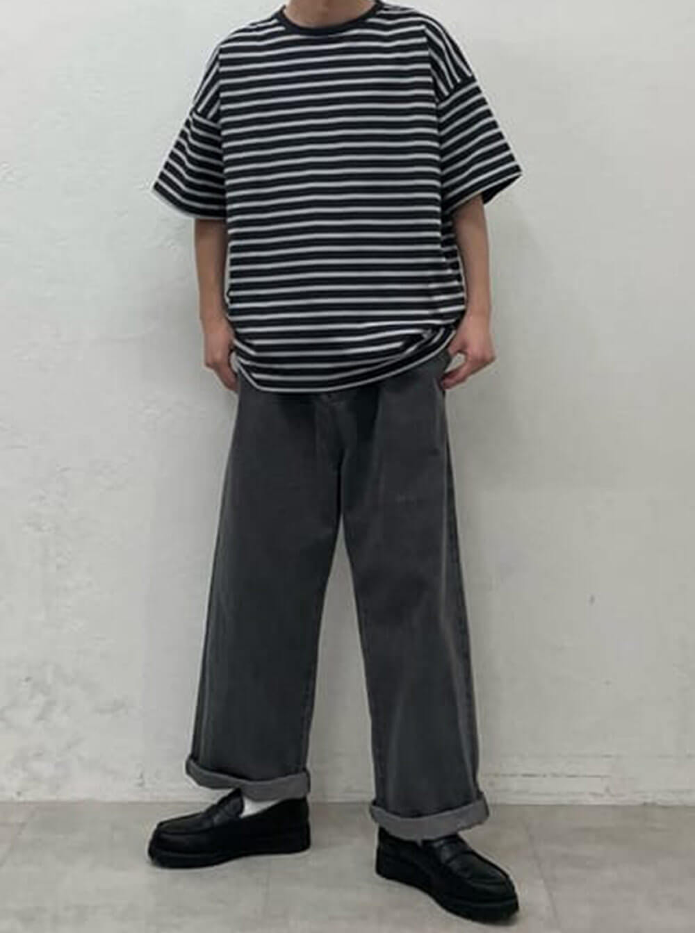 ボーダーTシャツ+ロールアップワイドグレージンズコーデ