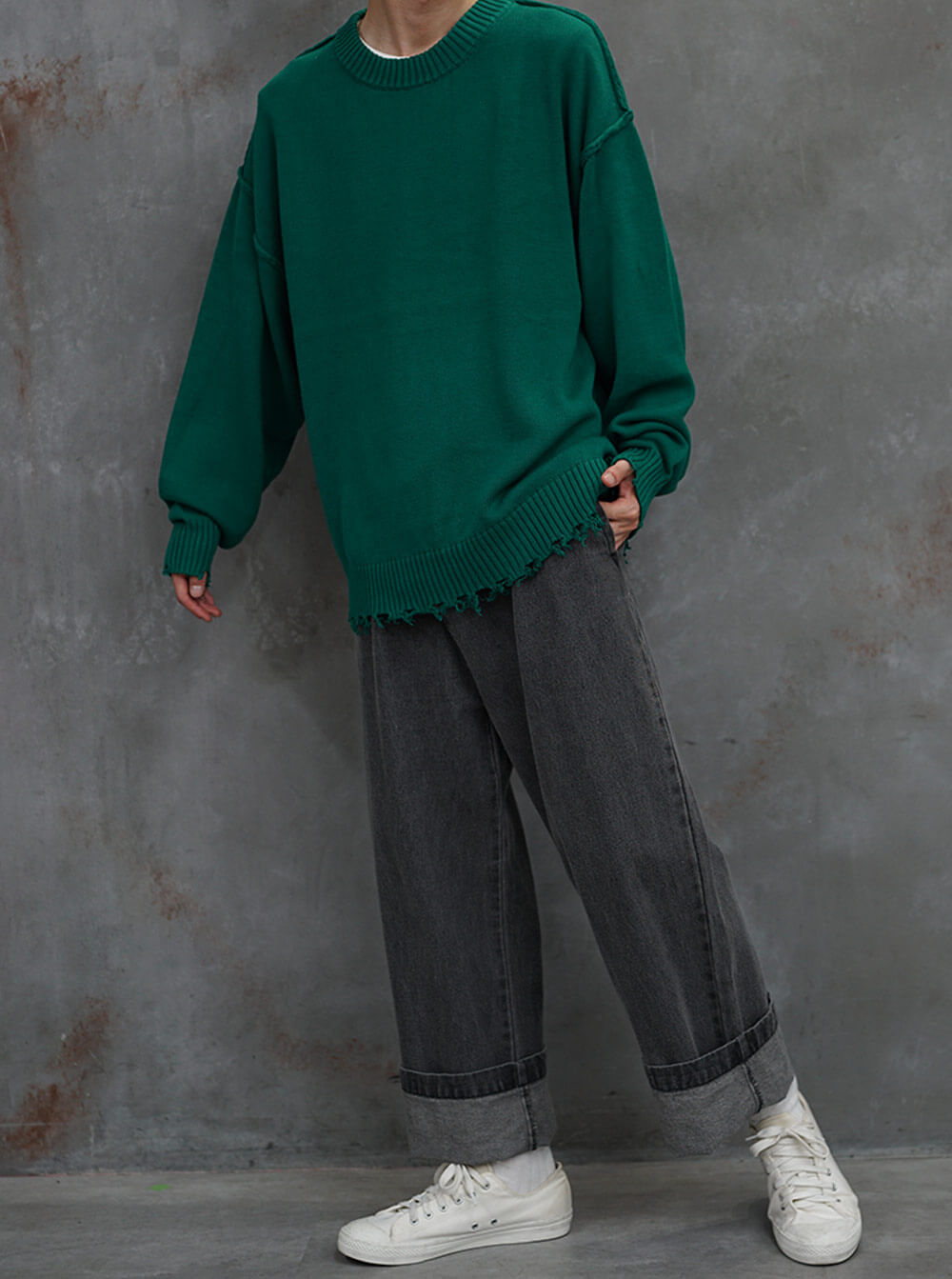 ダメージニット＋ワイドグレージーンズコーデ