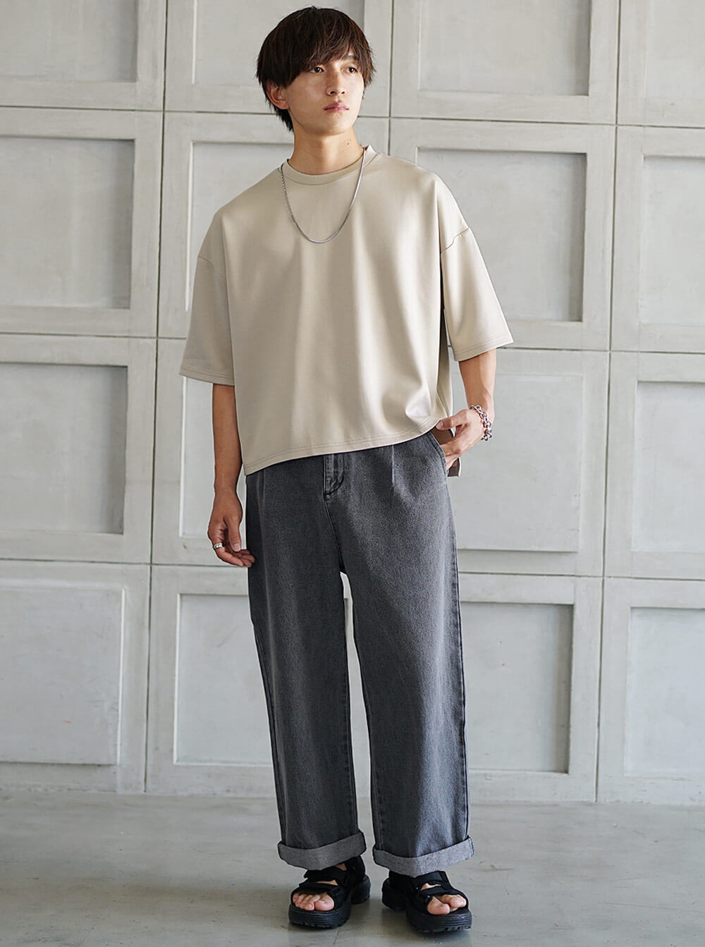 ショート丈Tシャツコーデ