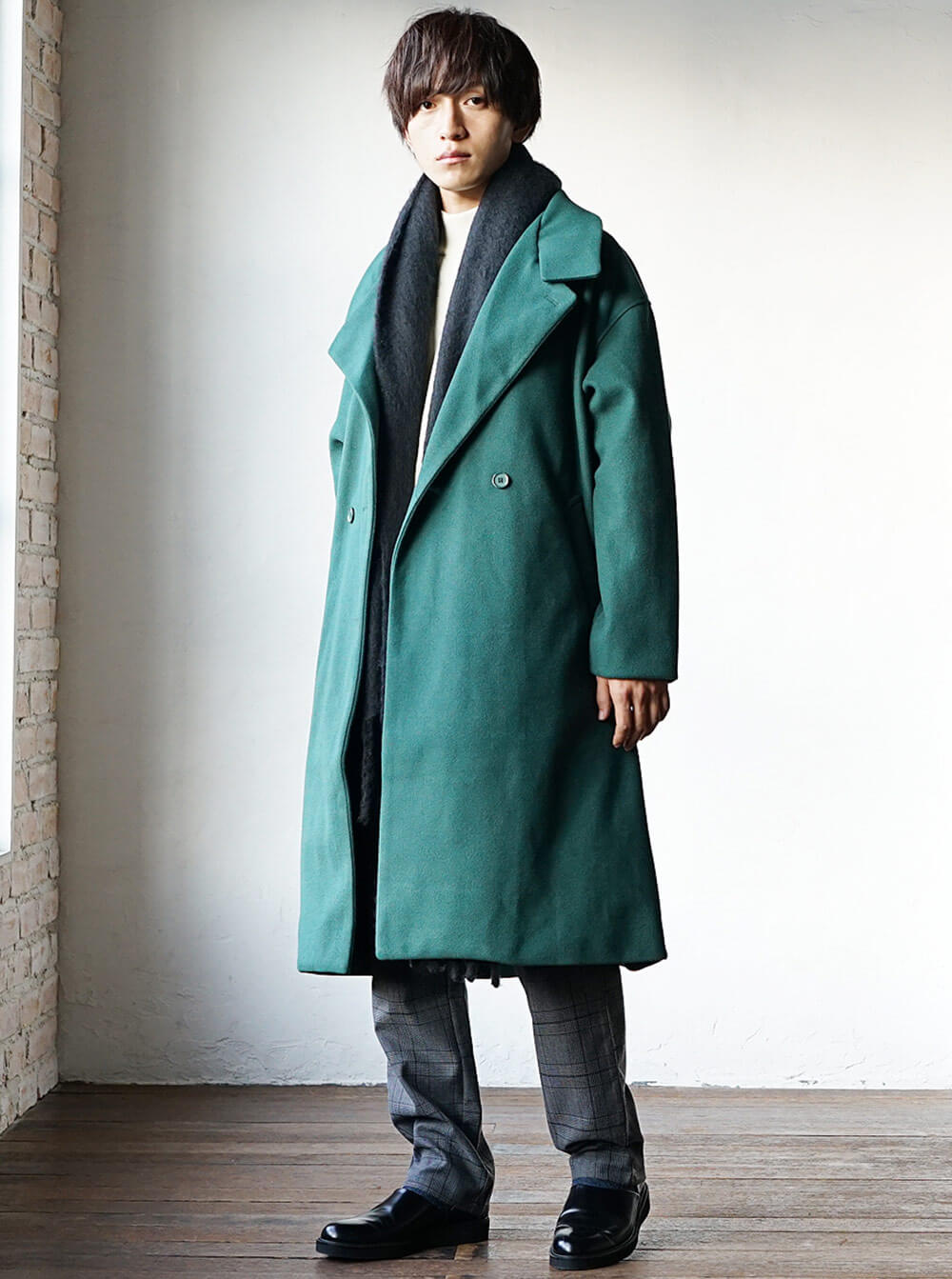 チェスターコートコーデ