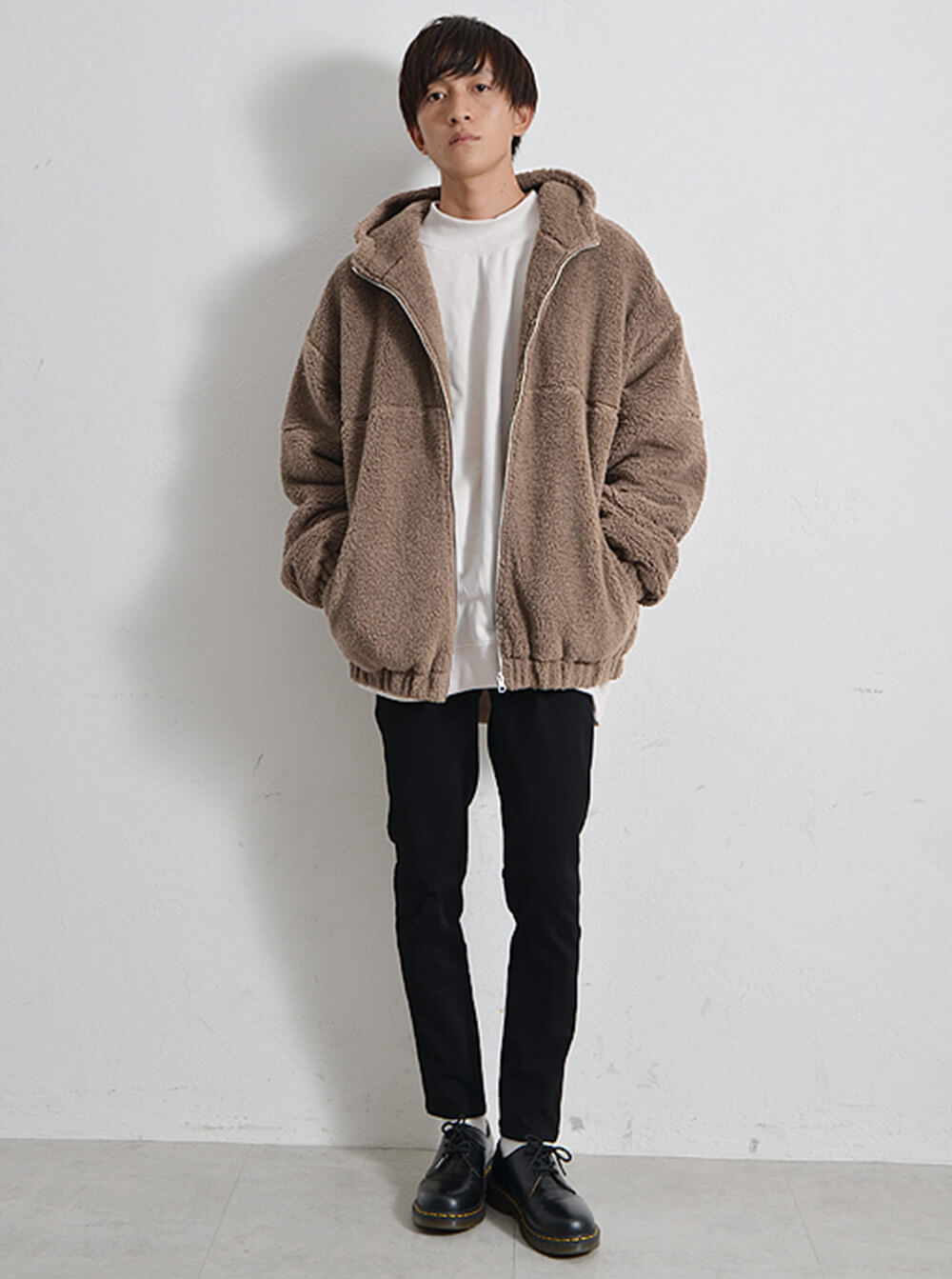モコモコブルゾン×スラックスコーデ