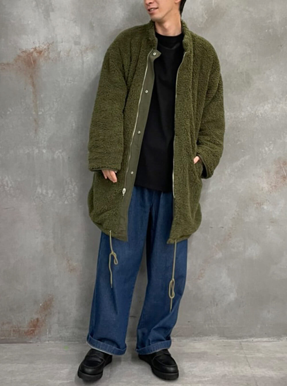 部分使いのモコモコアウターコーデ