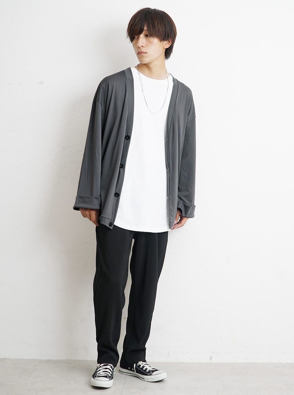 カーディガンコーデ