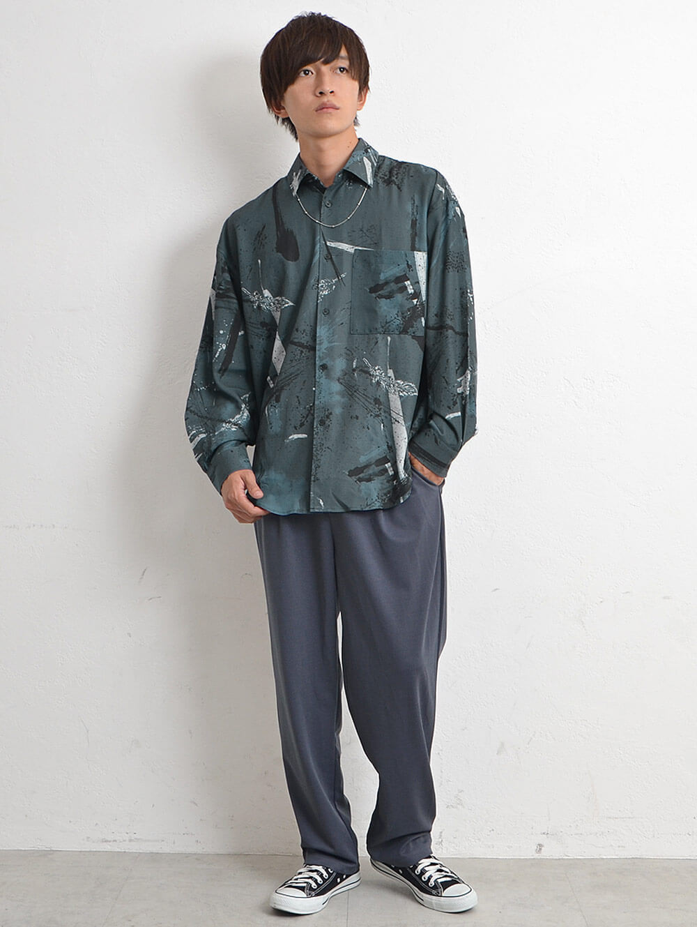 総柄シャツのコーデ