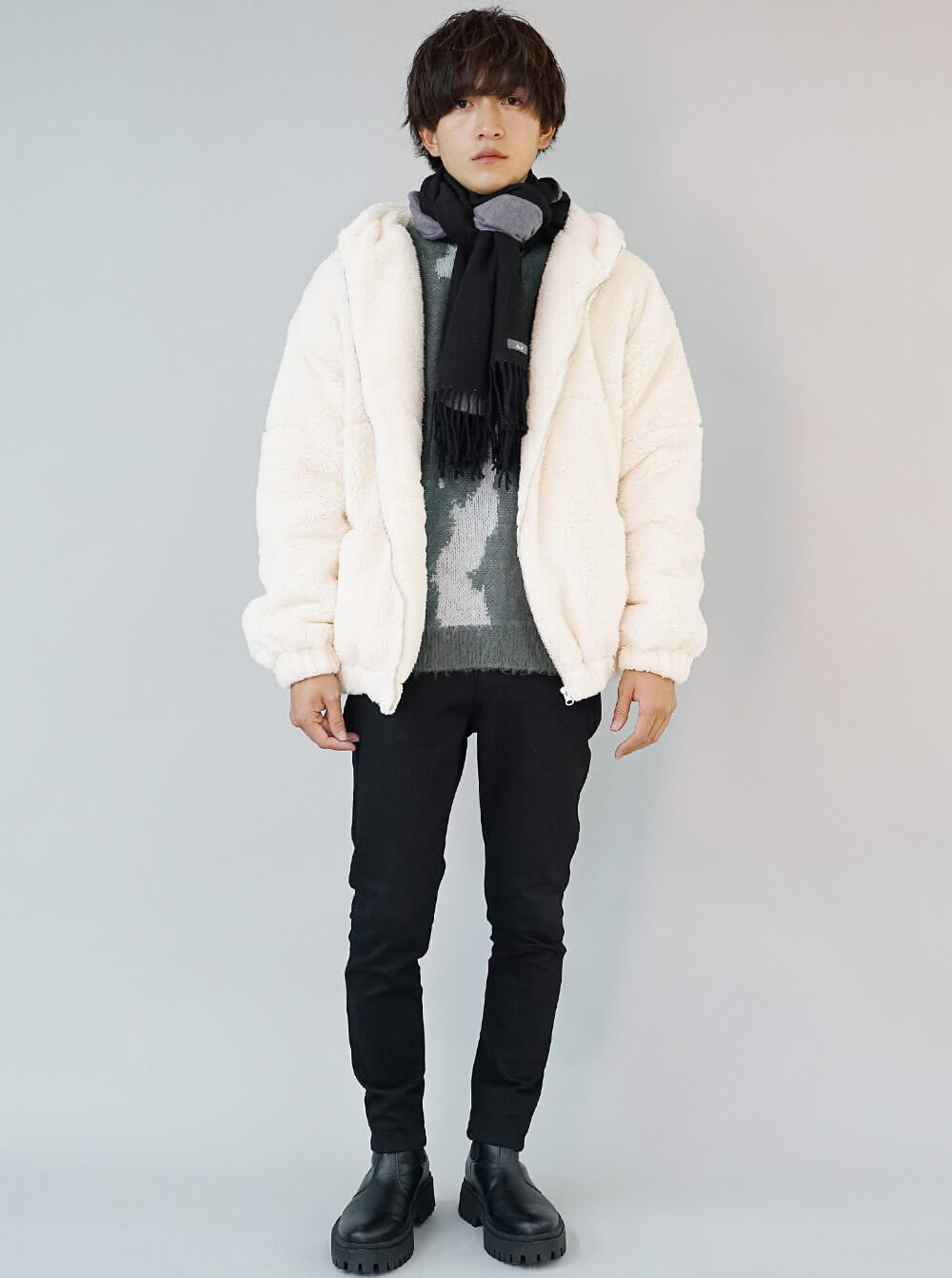 ボアブルゾン×ウィンディ巻きの綺麗めカジュアルコーデ