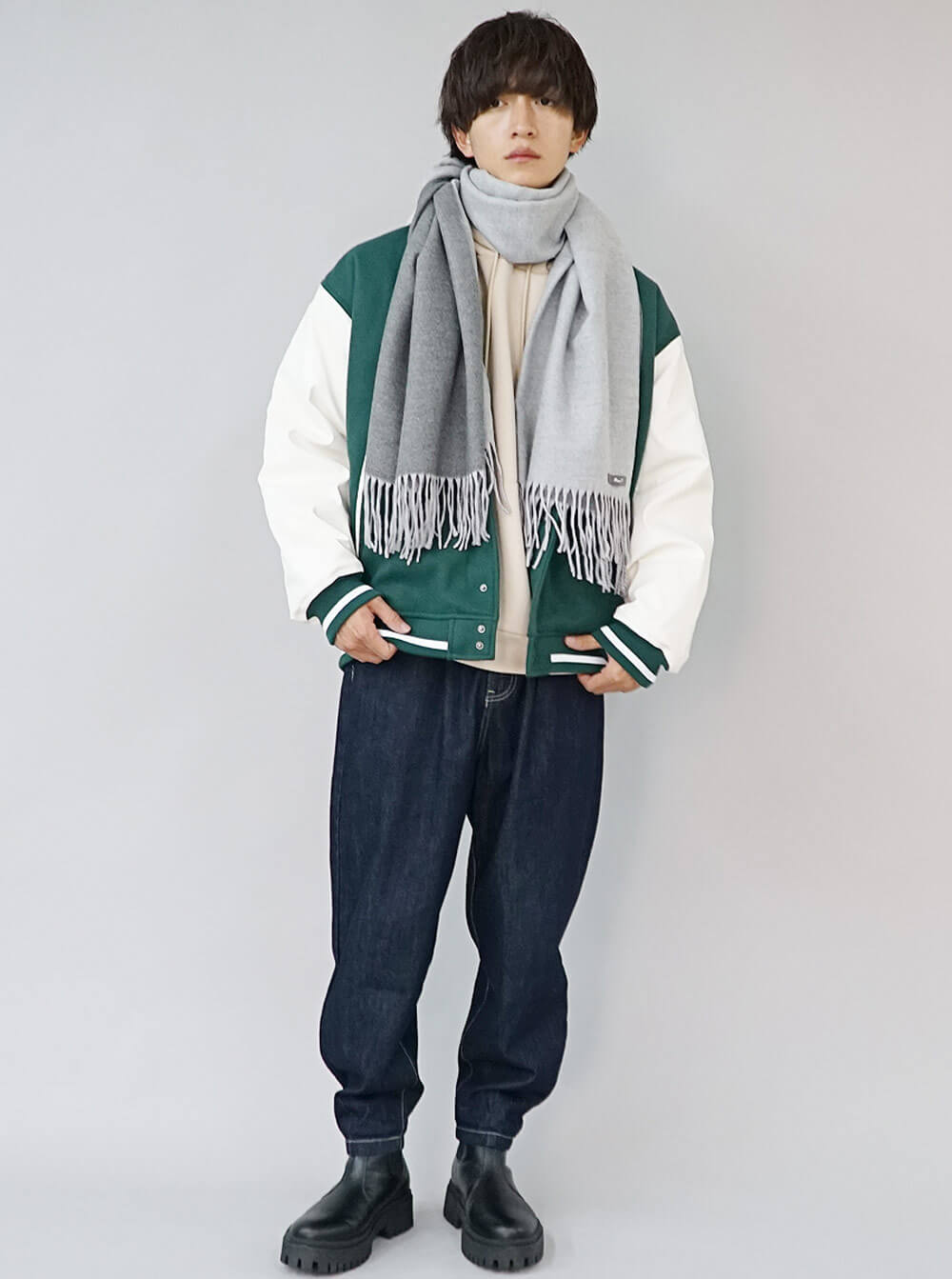 スタジャン×一周巻きのカジュアルミリタリーコーデ