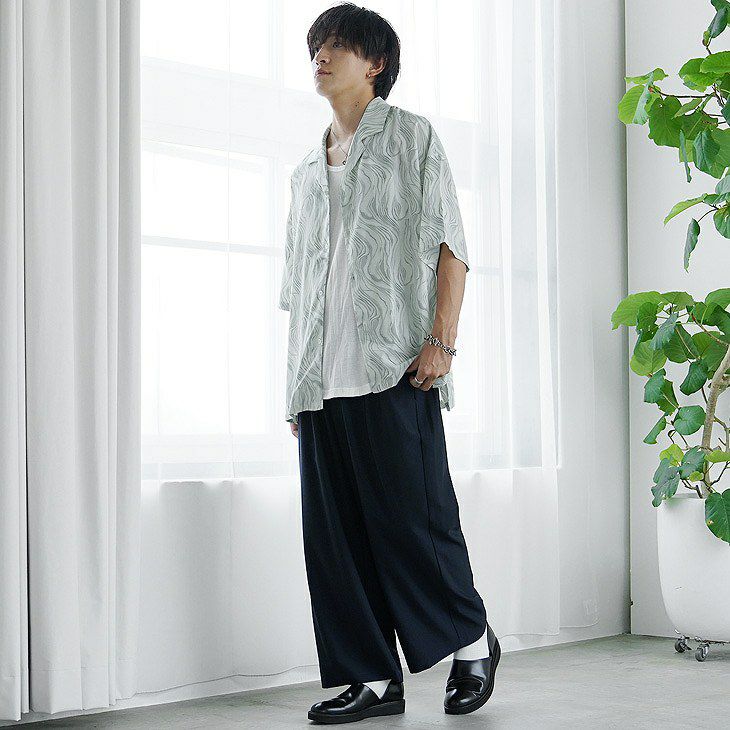 ワイドパンツメンズコーデ