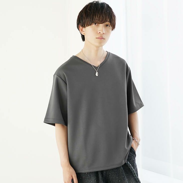 ドローコード付きスマートルーズVネックTシャツ